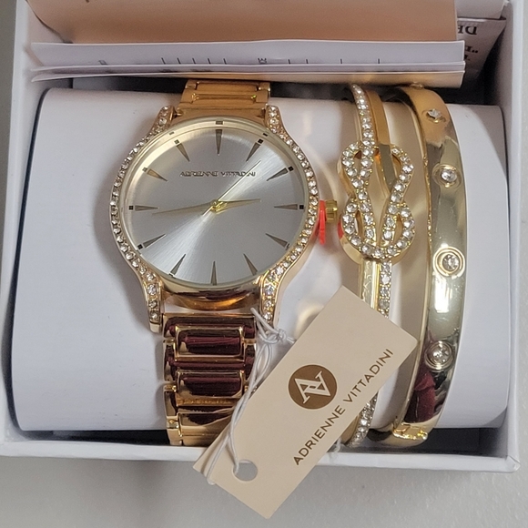 Adrienne Vittadine NWT Gold Women's Watch and Bracelet Set. - Picture 5 of 10